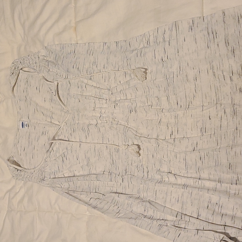 Old navy maternity top